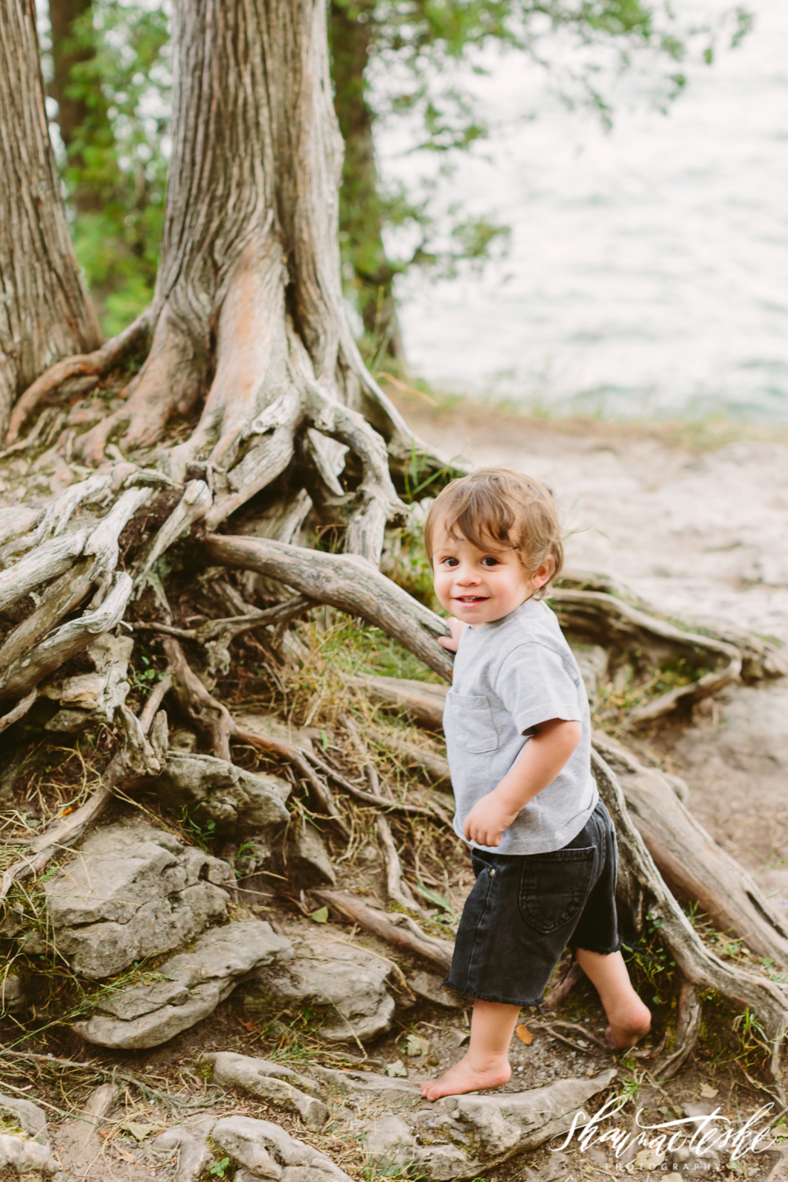 shaunae_teske_wisconsin_photographer_family-cave-point-door-county-wolfgang-symphony-4