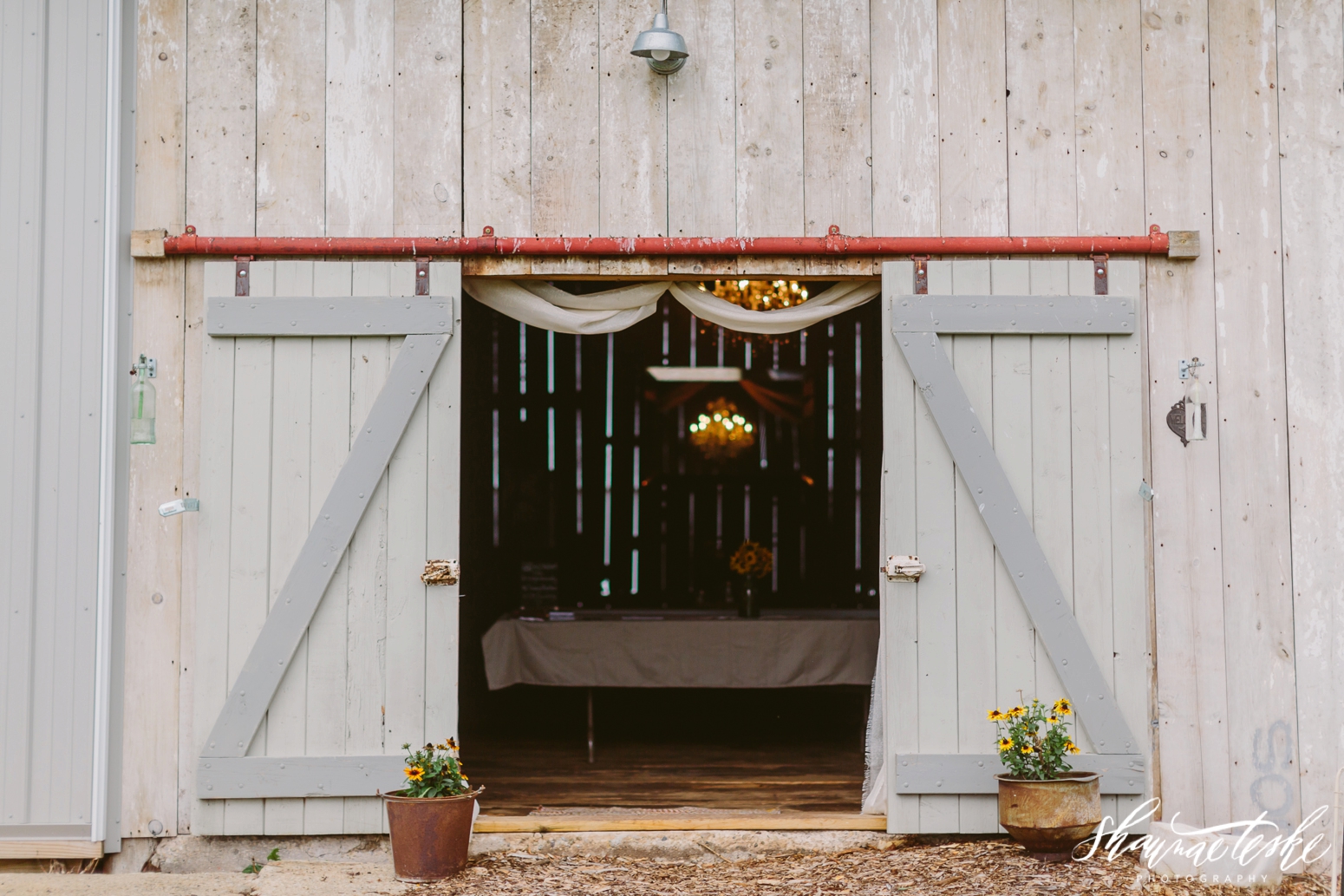 shaunae_teske_wisconsin_photographer_rising-tide-society-september-barn-tuesdaystogether-1