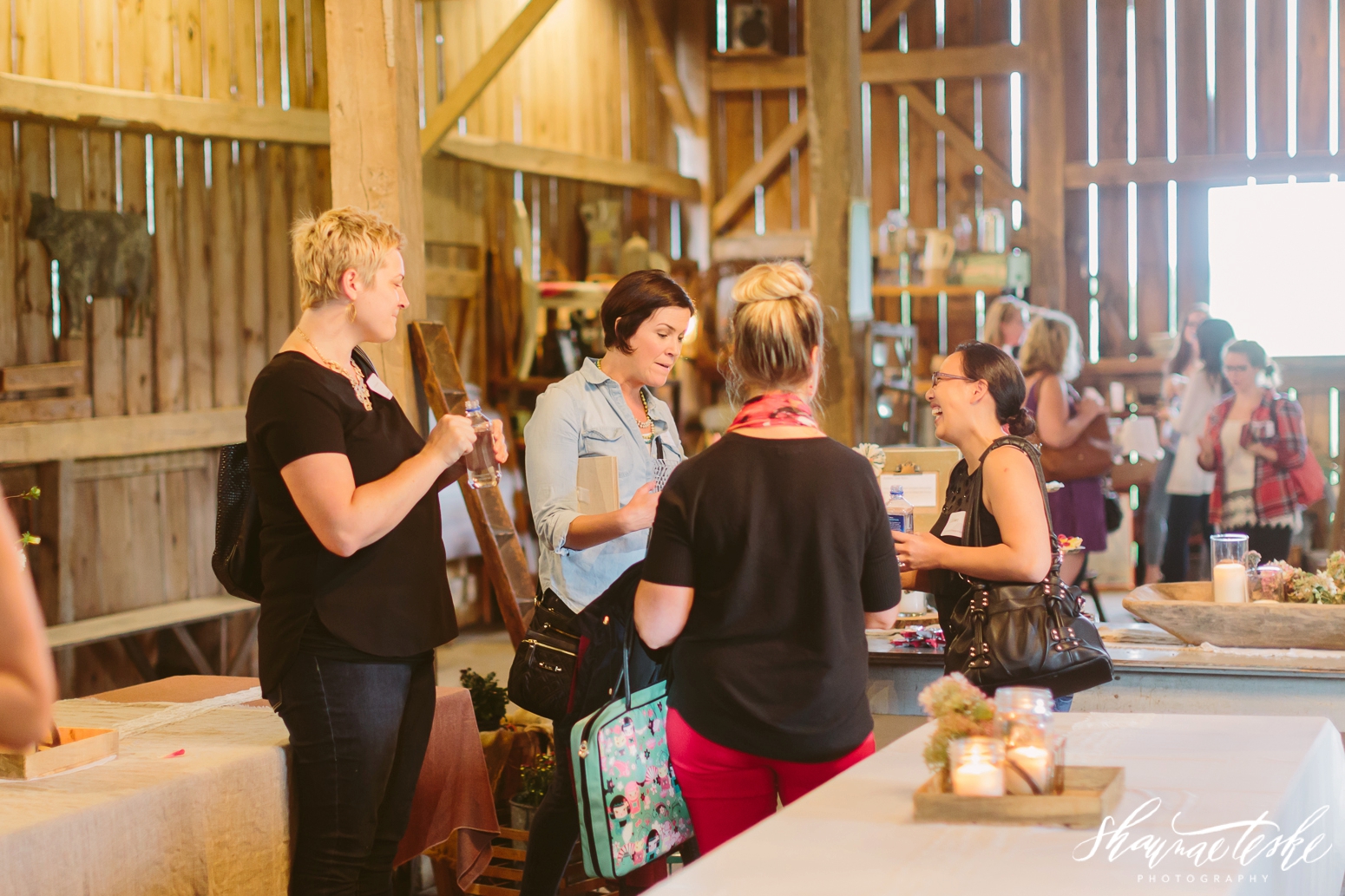 shaunae_teske_wisconsin_photographer_rising-tide-society-september-barn-tuesdaystogether-34