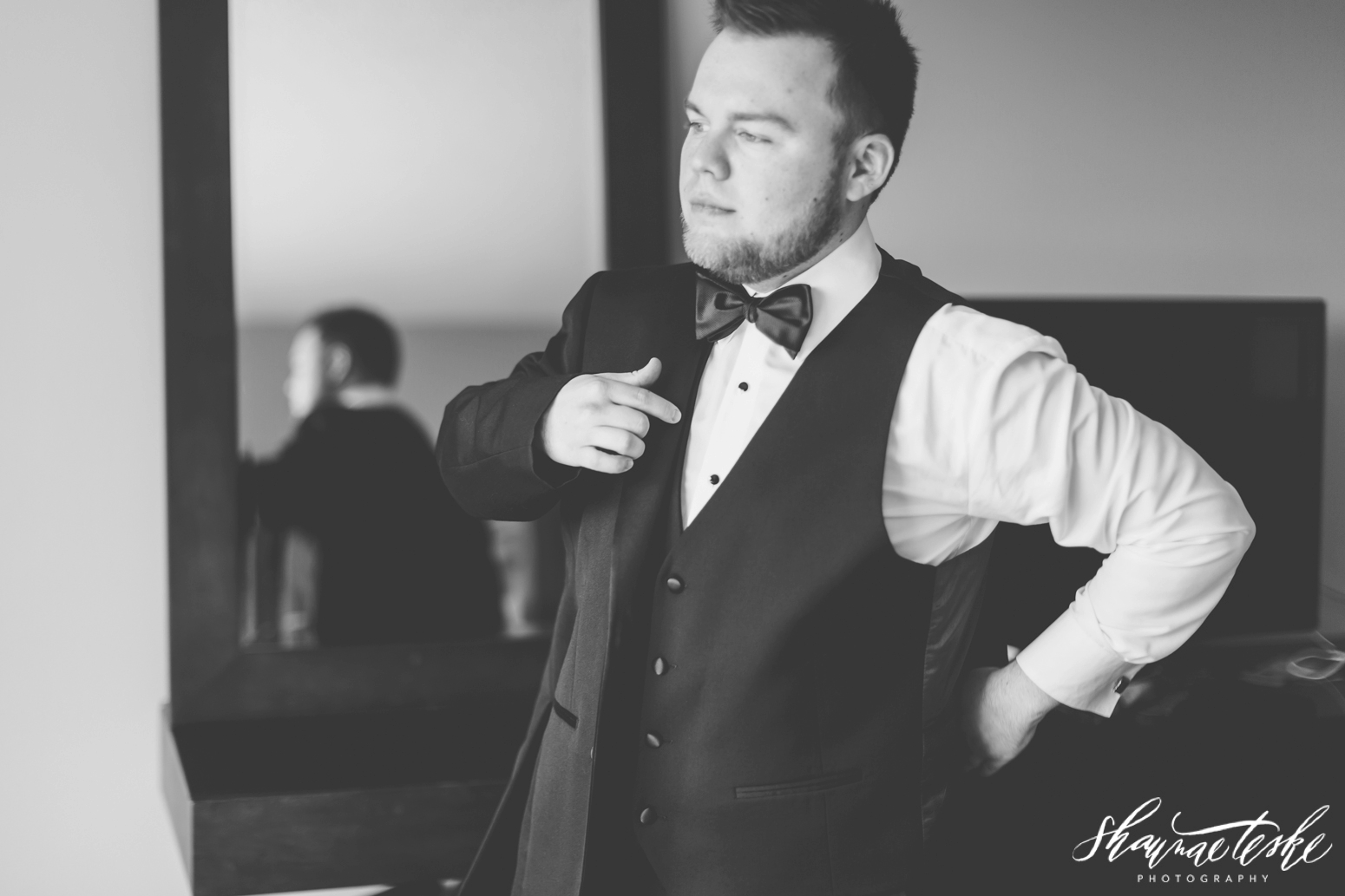 shaunae_teske_wisconsin_photographer_wedding-riverside-ballroom-classic-black-tie-katelin-max-53