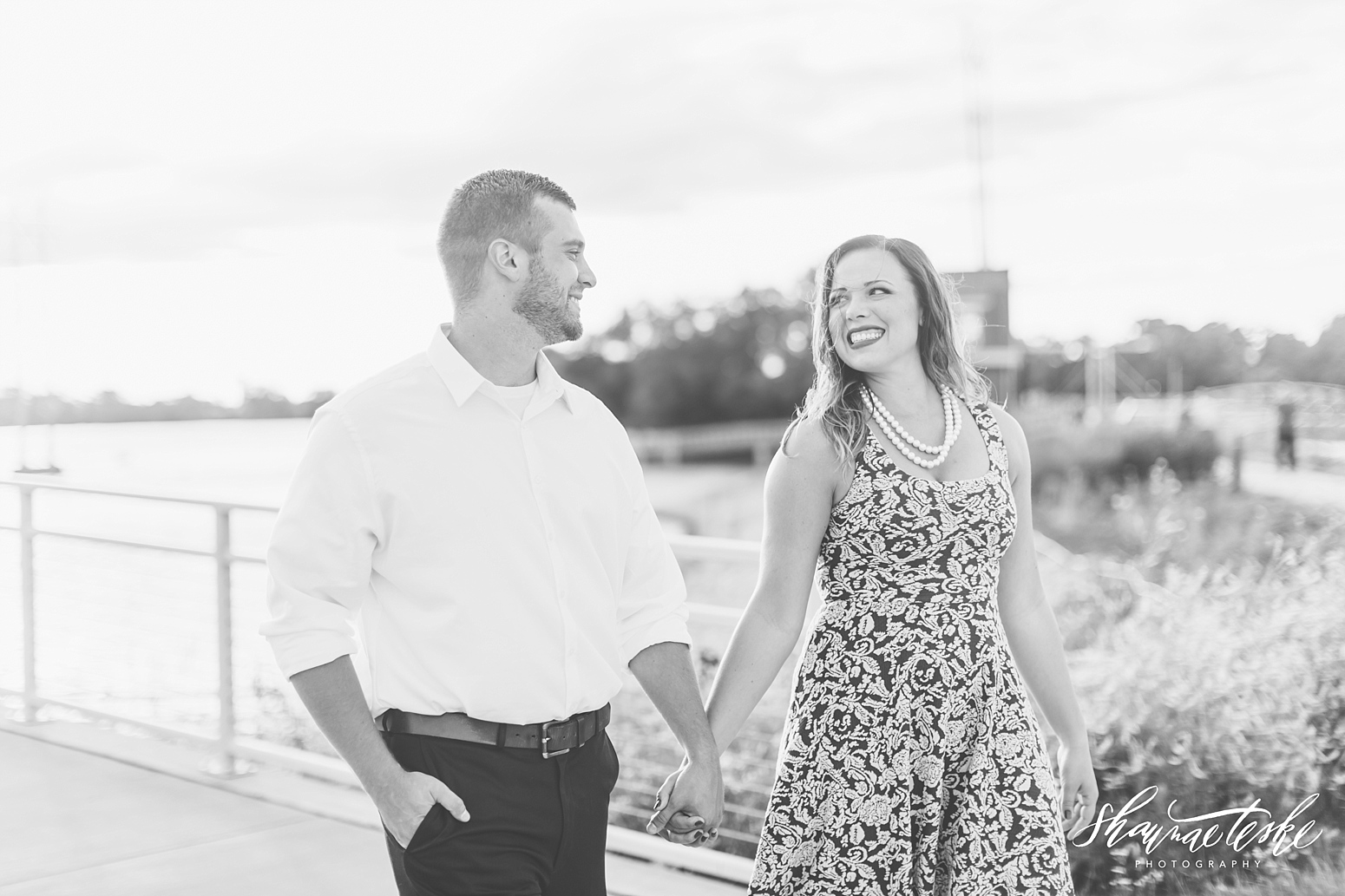 wisconsin-wedding-photographer-carly-justin-engagement-session-along-the-riverside-190