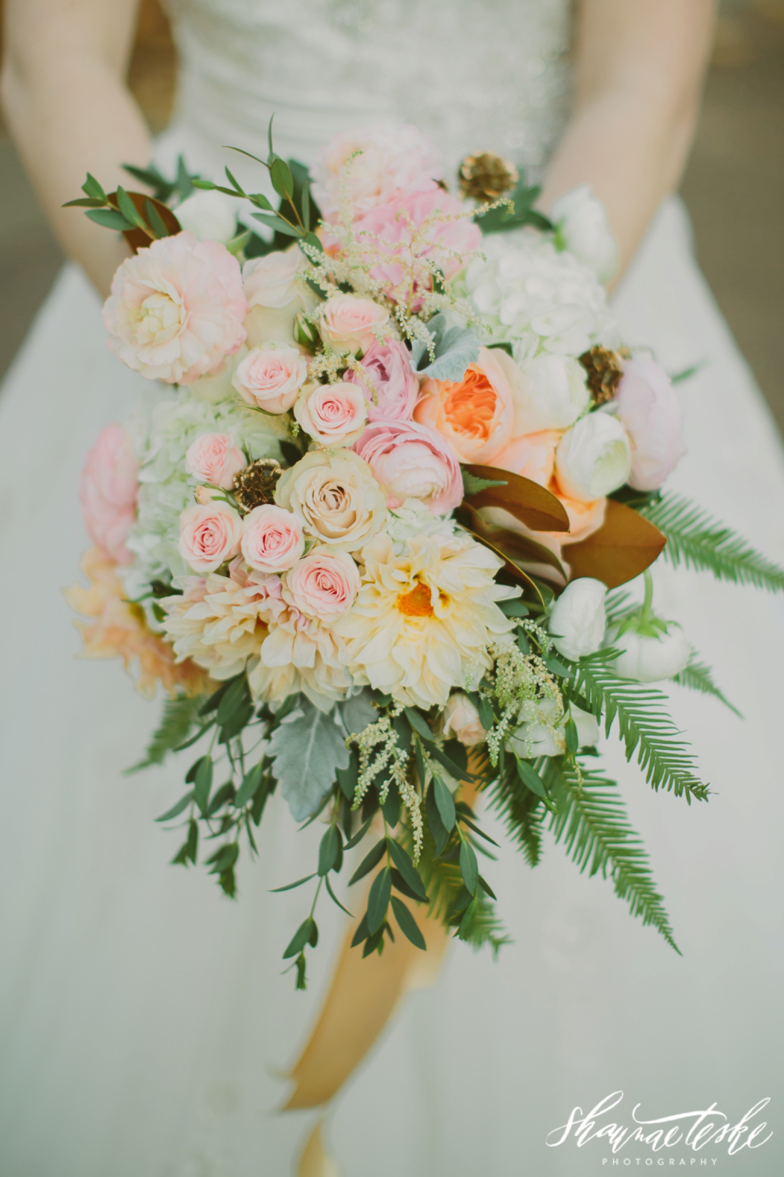 shaunae_teske_wisconsin_photographer_wedding-ebb-and-flow-flowers-1